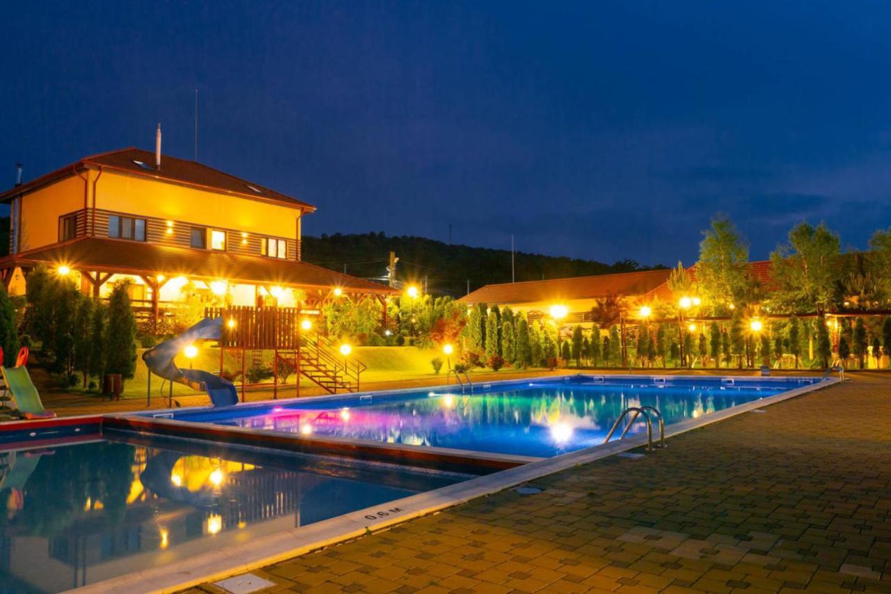 Aqua Party Victoria (Iasi) Exterior photo